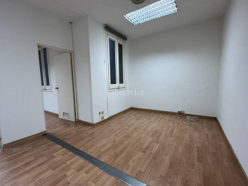 Foto d5866332-bf58-417f-86e5-36a9a428710e. Miete büro in universitat 33 in Dreta de l´Eixample Barcelona