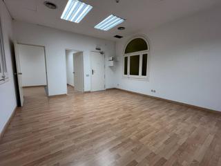 Rent Office space in Universitat 33. Oficina en alquiler en la dreta de leixample08007
