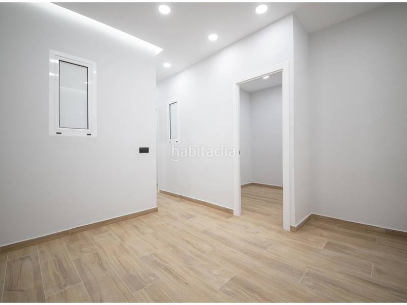 Foto b8d5d954-c6be-4b18-a08f-c1b97a6d9936. Piso  en venta! en Guinardó Barcelona