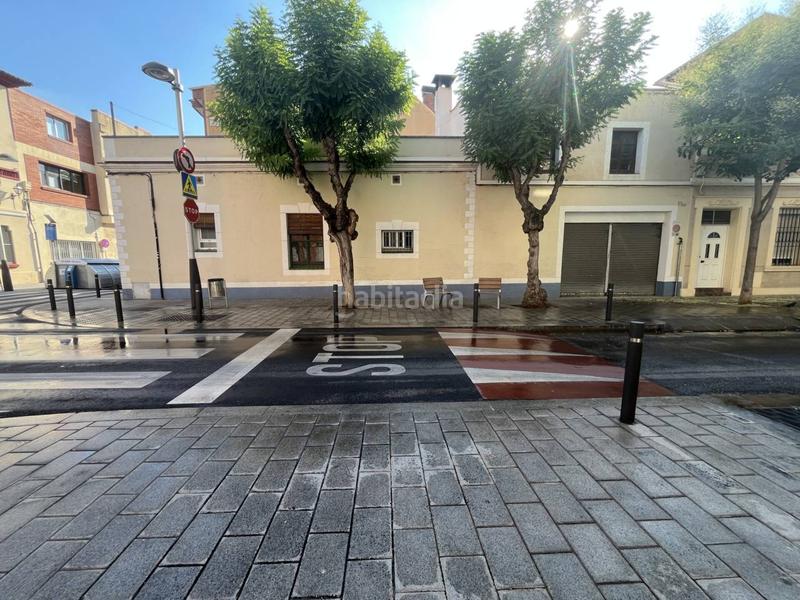 Foto 4549ba9a-9105-4130-b565-abf6aa9f1975. Location local commercial dans mig 16 dans Centre Sant Joan Despí