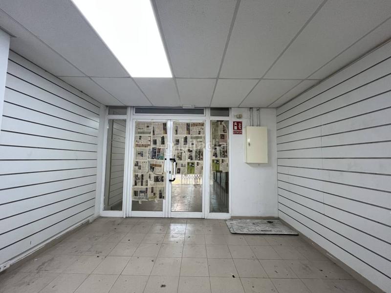 Foto 600ae19f-ade3-43ca-a693-def344cbd648. Affitto locale commerciale in mare de déu de port 385 in Barcelona