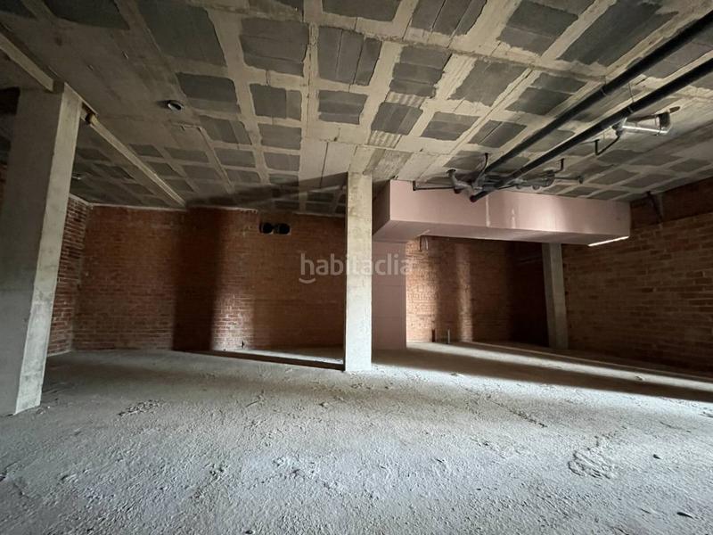 Foto 32a361b1-8cf8-4f10-ae27-da4e21d8bd90. Lloguer local comercial a pi i margall 11 a Gorg Badalona