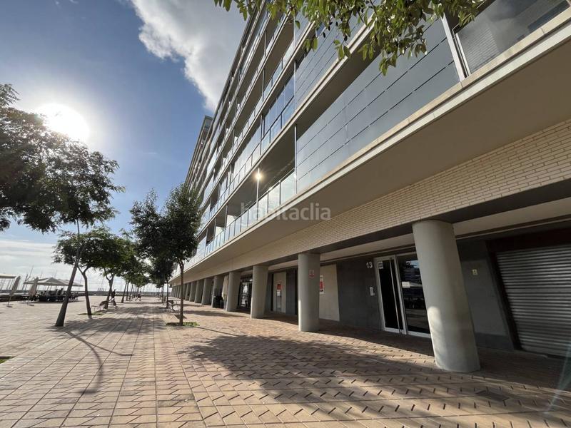Foto 3b0719c2-50e8-4ea0-bab3-c8ba526fe530. Lloguer local comercial a pi i margall 11 a Gorg Badalona