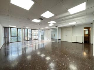 Rent Office space in Aragó 139. Oficina en alquiler en la nova esquerra de leixample