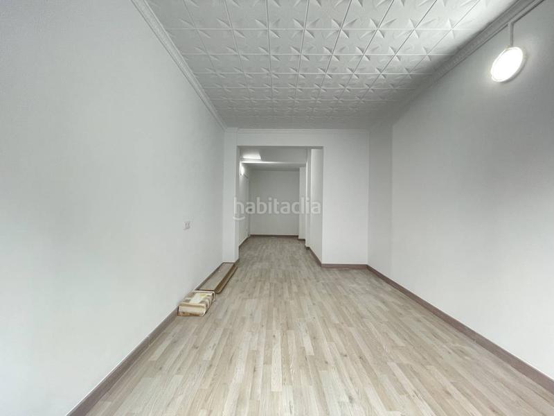 Foto 3957ecb5-fc21-4a34-bdc3-33cb26e174bd. Alquiler local comercial en calderón de la barca 37 local comercial en alquiler! en Barcelona