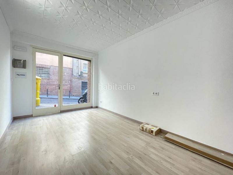Foto 6c8a2937-a113-408f-a0ef-7b73c463e6ec. Lloguer local comercial a calderón de la barca 37 a Barcelona