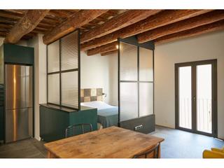 Flat in Sant pere mitja 12. Duplex en venta en el barri gòtic08003
