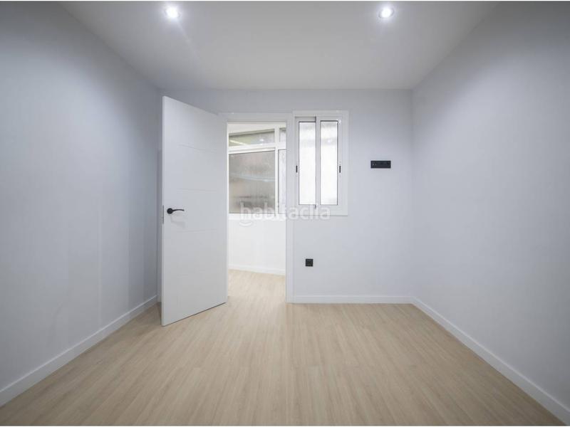 Foto c378a5d9-cee9-4561-9a83-e11af2e377ac. Pis a Baix Guinardó Barcelona