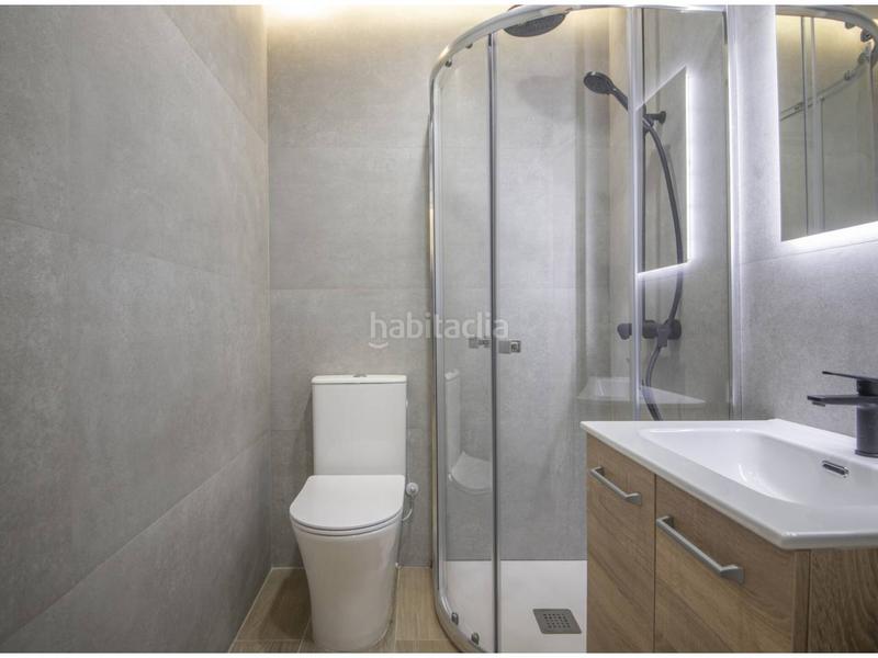 Foto 0904a533-dfe4-48e0-b27a-e15593a2d288. Dúplex en gomis 60 duplex en venta en el putxetel farró08023 en Barcelona