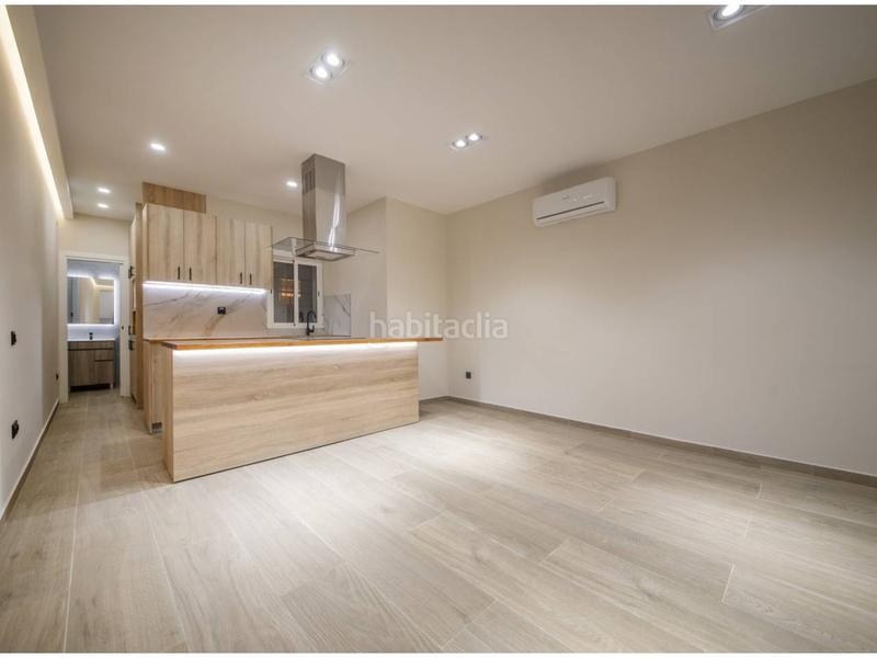 Foto 21338c90-d303-43fe-9ac8-525113ef5069. Dúplex en gomis 60 duplex en venta en el putxetel farró08023 en Barcelona