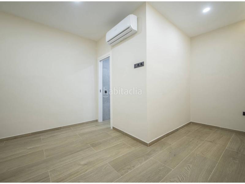 Foto 46fd1669-81b1-46f2-bbf6-4320432a2e81. Dúplex en gomis 60 duplex en venta en el putxetel farró08023 en Barcelona