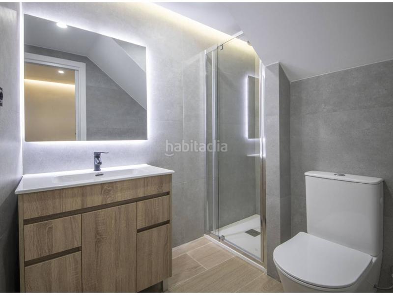 Foto 5f6e35fc-7136-4534-a13d-d2b2310419e4. Dúplex en gomis 60 duplex en venta en el putxetel farró08023 en Barcelona