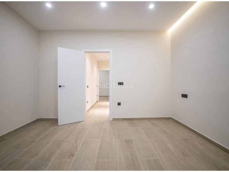 Foto 9359b631-11b6-4aa0-ae66-d3d7333b00d4. Dúplex en gomis 60 duplex en venta en el putxetel farró08023 en Barcelona