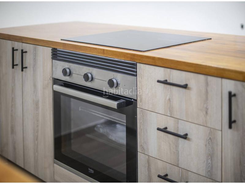 Foto b38069dd-918f-42d5-a824-5fb818fbfda9. Dúplex en gomis 60 duplex en venta en el putxetel farró08023 en Barcelona