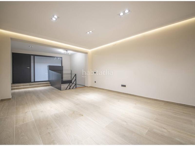 Foto cb0ed9fc-8330-435b-ba80-71016cf80d28. Dúplex en gomis 60 duplex en venta en el putxetel farró08023 en Barcelona