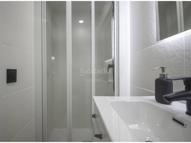 Foto 0aea7e43-abe0-4370-b4f3-f6128f07dbec. Piso inmueble en venta en el carmel08032 en La Font d´en Fargues Barcelona