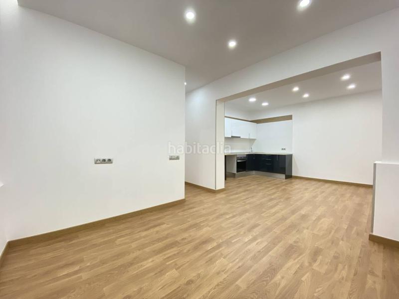 Foto 2f9ff42c-0a02-43ee-96dd-458a1b12ac13. Estudi a aragó 43 a La Nova Esquerra de l´Eixample Barcelona