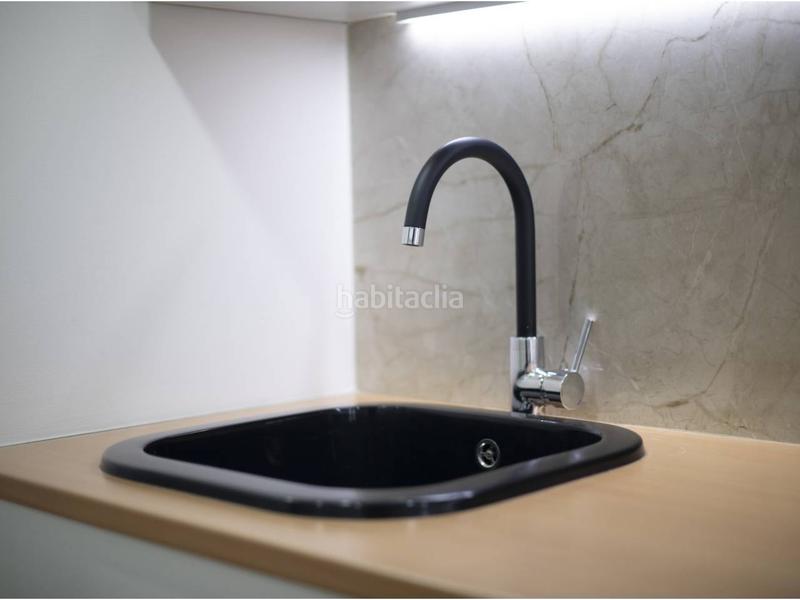 Foto 2a9854d0-9ca1-4eea-bb89-918b1d8098b8. Estudi a Porta Barcelona