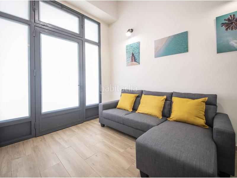 Foto d0a48434-8376-43c5-affb-0984e7bda93a. Estudi a Porta Barcelona