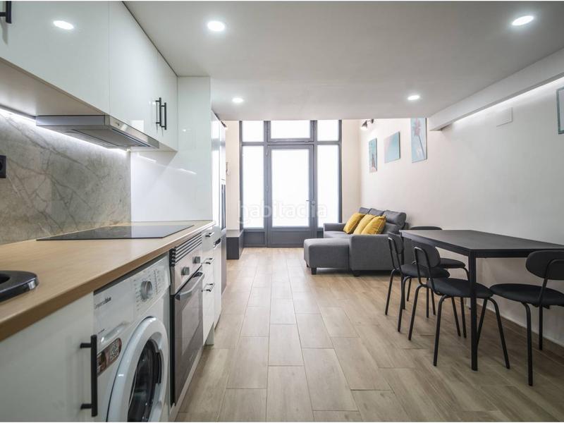 Foto dad2c162-e7b5-44e4-a10b-1e924e4074c3. Estudi a Porta Barcelona