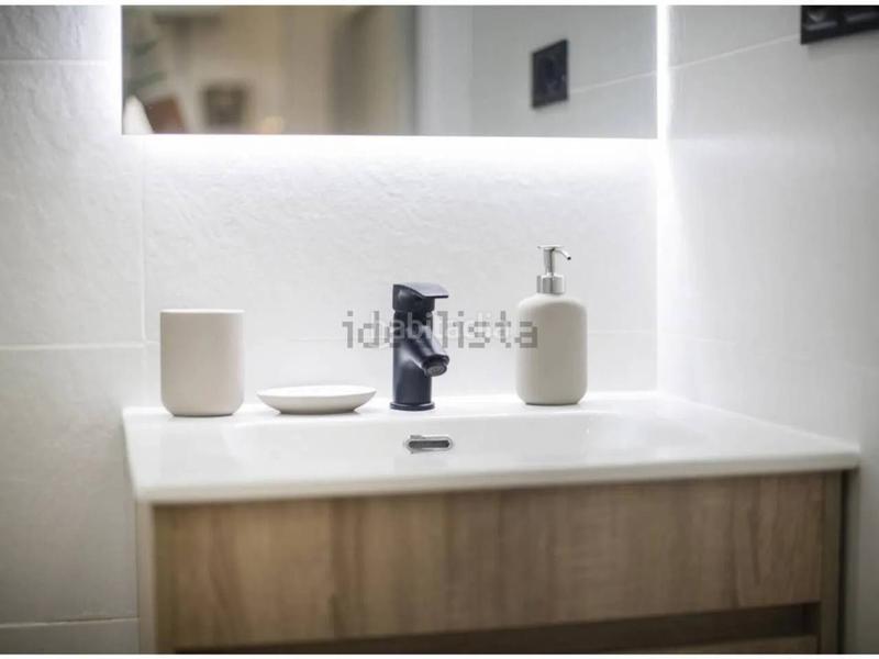 Foto 3e19b5a4-0834-462c-a703-2b233aed5135. Estudi a Barri de les Corts Barcelona