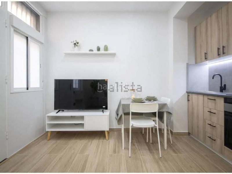 Foto d2930647-70f1-473a-bd6f-1f7dbd1c38c1. Estudi a Barri de les Corts Barcelona