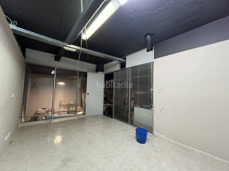 Foto 7ccfabbc-40f0-4b88-abb9-6d9695b266fb. Lloguer local comercial a calle general weyler 121 a Badalona