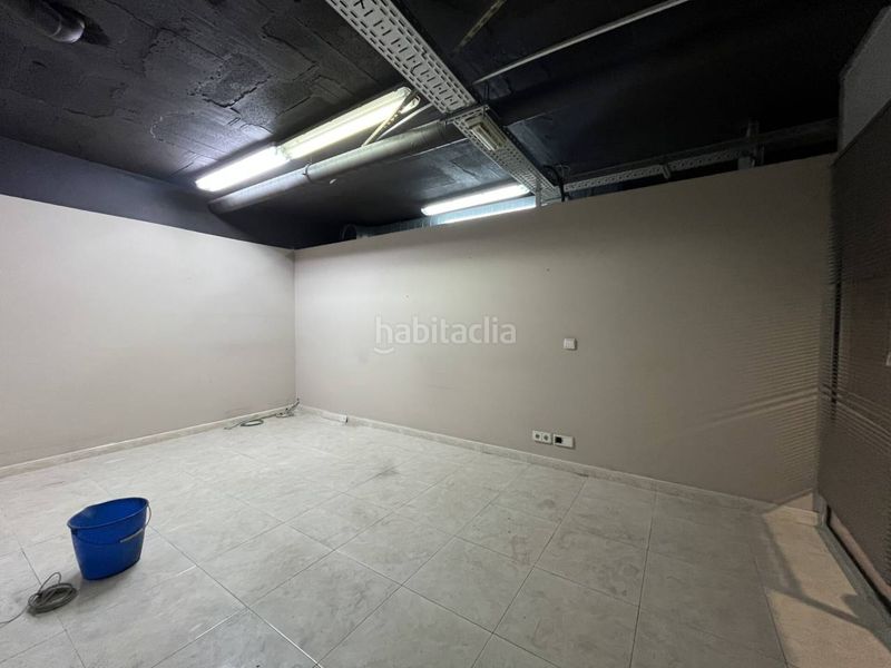 Foto f9460b12-65e9-4e2d-8429-dc5c80c921b0. Lloguer local comercial a calle general weyler 121 a Badalona