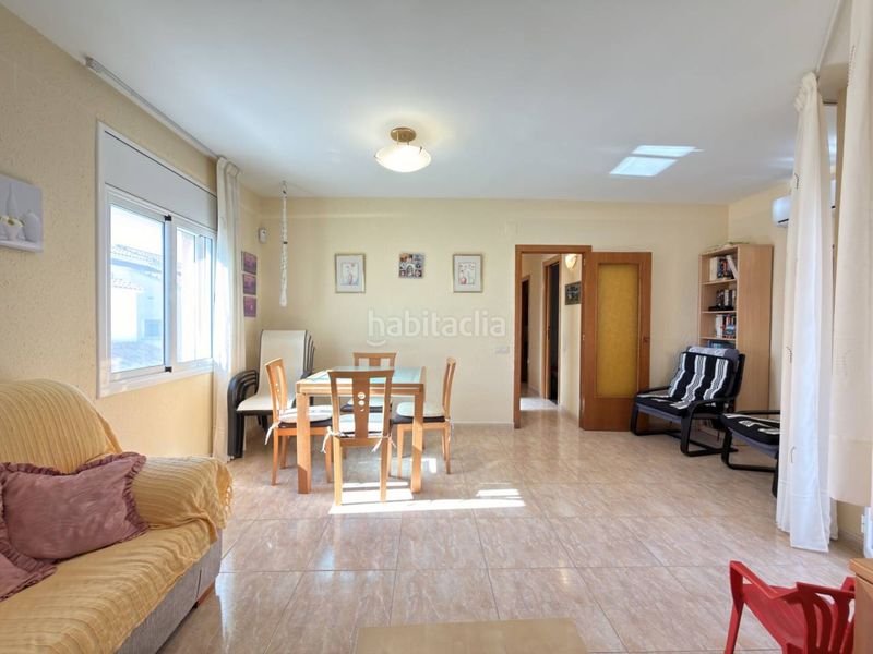 Foto 4ed4bd39-c609-436c-8f6a-7aa5da3cf57a. Pis amb calefacció aparcament a el castell de Cubelles Cubelles