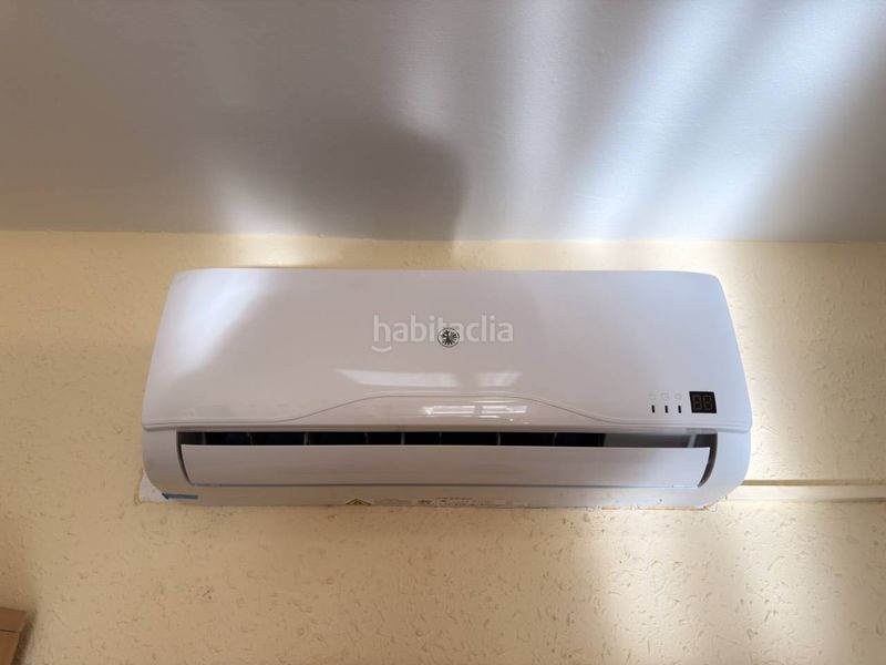 Foto 7f5497f3-eb27-48f1-a179-644ce43706ae. Pis amb calefacció aparcament a el castell de Cubelles Cubelles