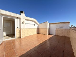 Etagenwohnung  Calle verge de montserrat 38. Piso luminoso con dos terrazas y parking en venta!!