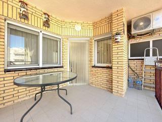 Pis a El Castell de Cubelles. Piso luminoso con dos terrazas y parking en venta!!
