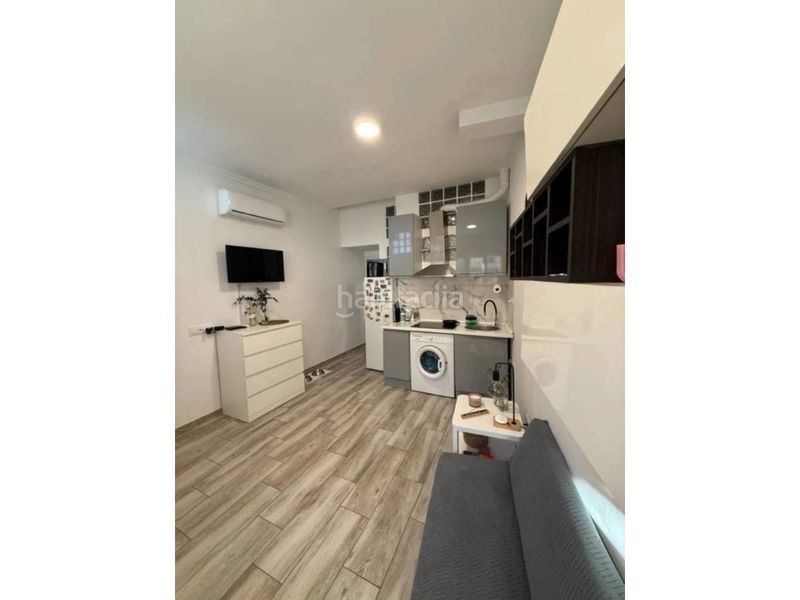 Foto a5b6e37c-8a8d-4feb-aea2-3165bad2b8e6. Estudi a El Pedró Cornellà de Llobregat