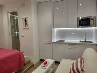 Studio in Calle collserola 68. Estudio en venta en la florida08905