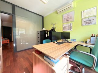 Miete Büro in Avenida meridiana 276. Oficina en alquiler en la sagrera08027