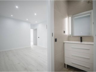 Pis a Calle pacífico 74. Piso en venta en la sagrera08027
