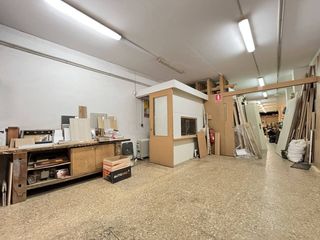 Miete Geschäftsraum in Calle ramón sala 29. Local en alquiler en centre