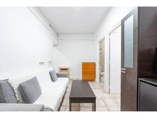 Pis  Calle madrona piera 6. Piso en venta al lado del camp nou