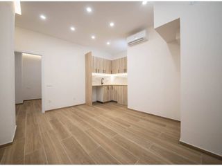 Oficina  Rambla onze de setembre. Inmueble en venta en sant andreu08030