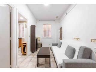 Flat  Calle madrona piera. Piso en venta al lado del camp nou