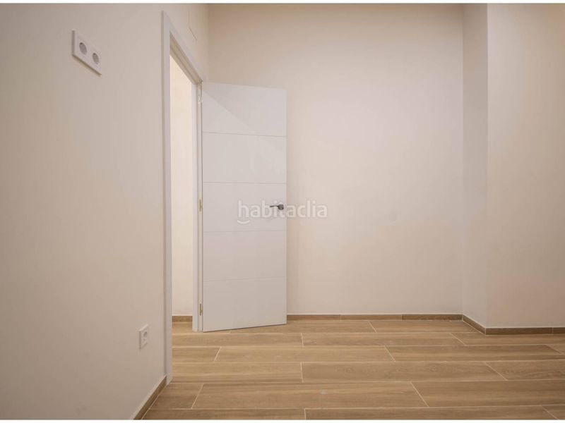 Foto 4f8f8d4c-c02a-4e11-bb53-961182901b27. Estudi a La Sagrera Barcelona