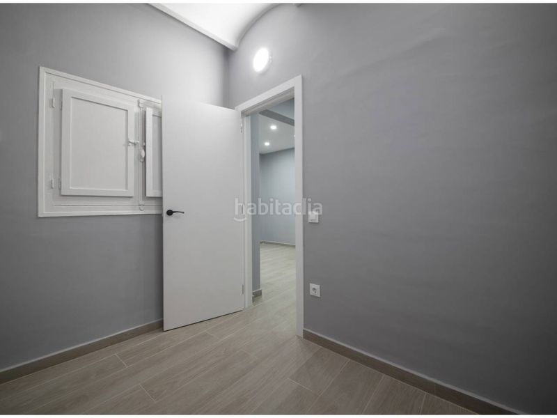 Foto 38d5738c-f54f-46eb-8cfe-f5be1f7e9366. Estudi a Carmel Barcelona