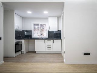 Pis a Calle once de septiembre 36. Piso en venta en el poblenou