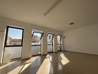 Miete Büro in Calle canonge baranera 104. Oficina en alquiler en centre08911