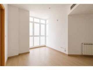 Appartamento  Plaza josep pallach. Excelente estudio reformado a la venta!!