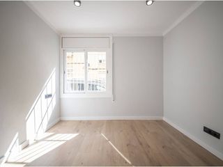Flat  Calle pintor josep pinós 32. Piso en venta en horta08031