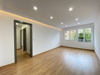 Flat  Calle cardenal tedeschini 12. Piso en venta en la sagrera08027