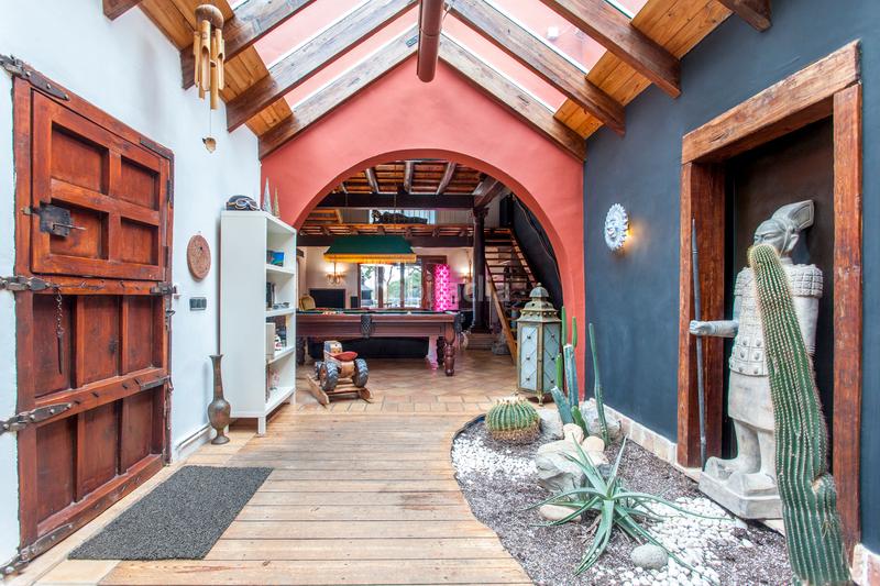 Foto 98f11cbc-e3b1-4936-8bb9-516cb8053c49. Xalet amb xemeneia aparcament piscina a San Miguel-El Paraiso Náquera