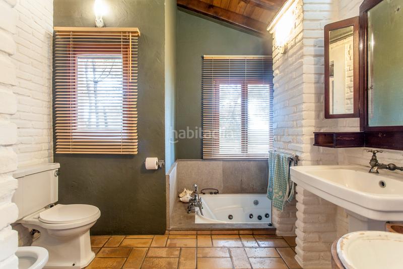 Foto aab7de8b-db60-42ef-82e4-86b2884fe869. Xalet amb xemeneia aparcament piscina a San Miguel-El Paraiso Náquera