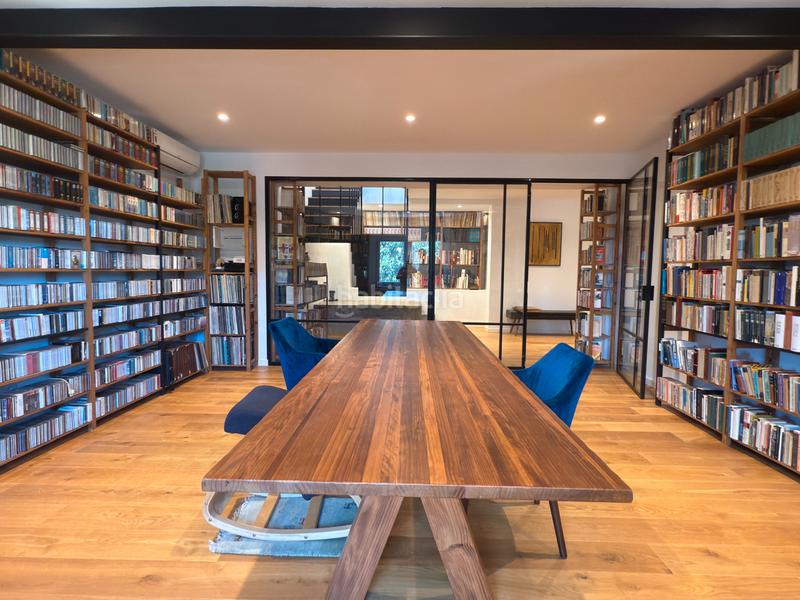 Foto d7c36b46-8ef3-4af8-80f2-38b279cb00c1. Xalet amb xemeneia calefacció aparcament piscina a Náquera